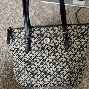 Tommy Hilfiger purse